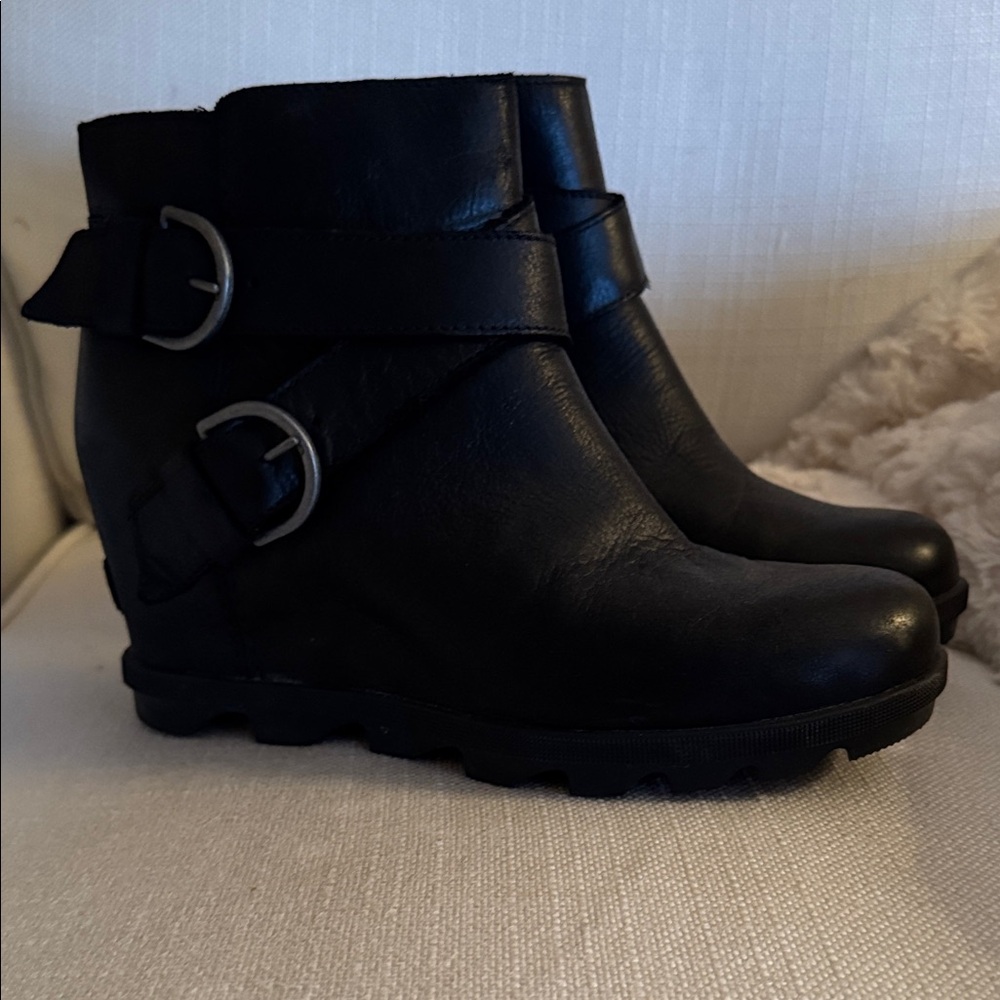 Sorel Black Ankle Boots with Dual Buckle